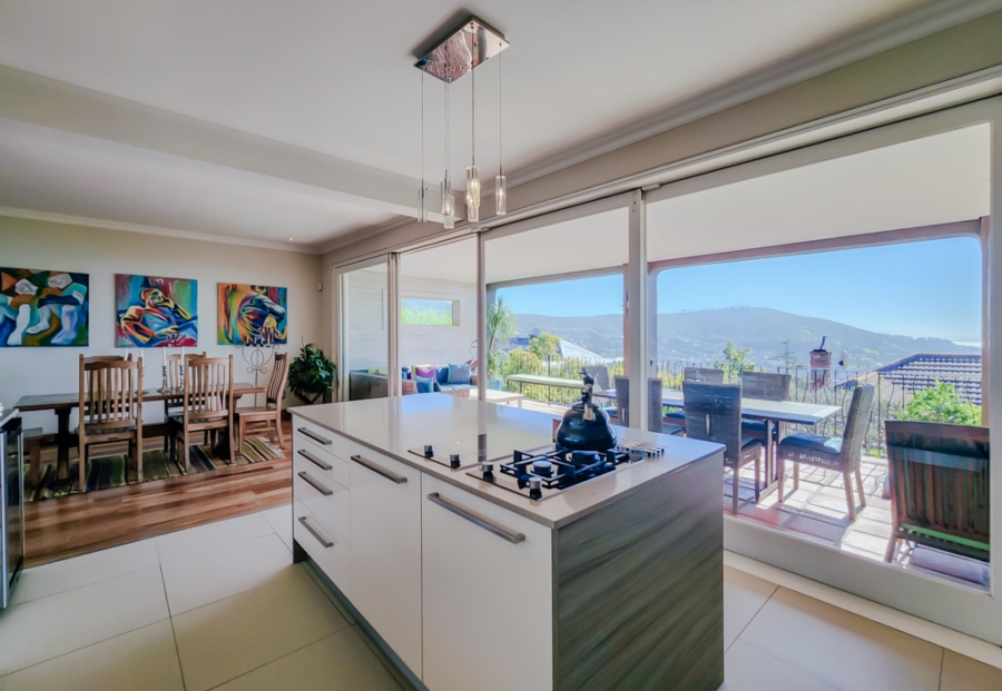 4 Bedroom Property for Sale in Oranjezicht Western Cape